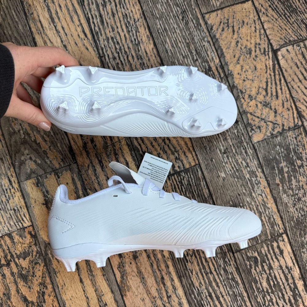 Kids 4.5Y Cleats / Sneakers